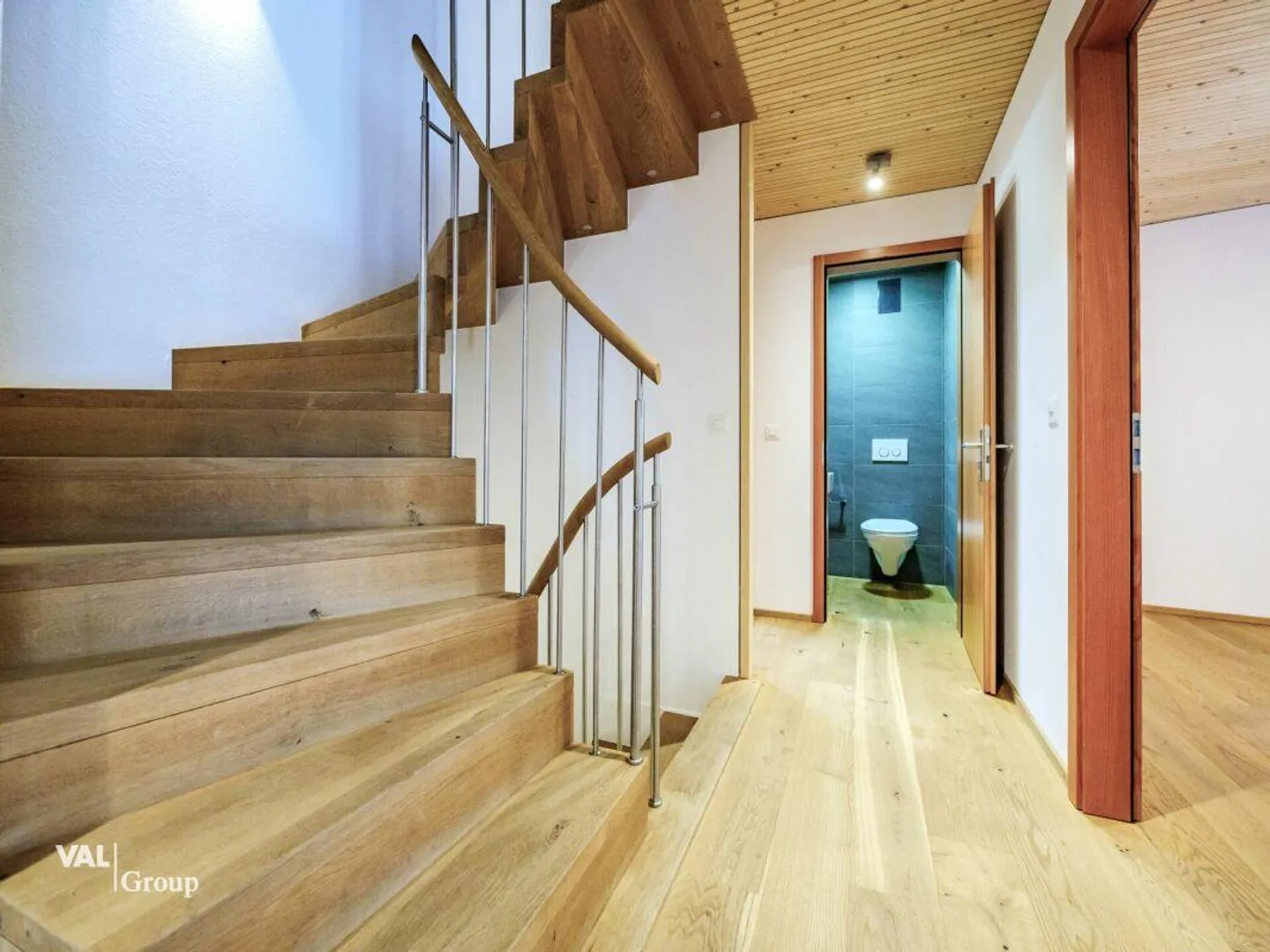 Charm meets quality - fully renovated Walliser house in the heart of Leuk - Photo 11 of 13