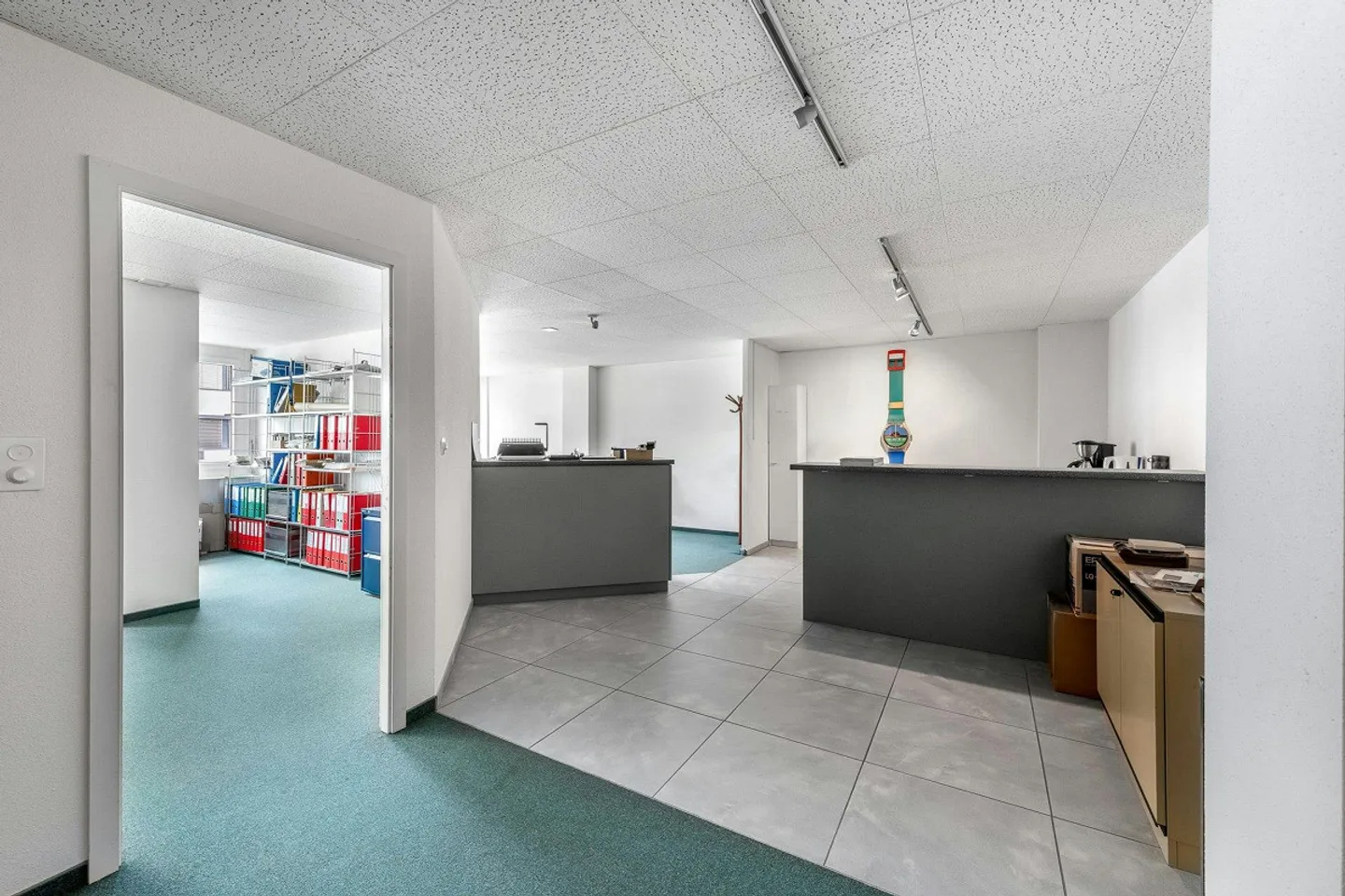Attractive office space on the 4th floor with optimal accessibility - Photo 6 of 8
