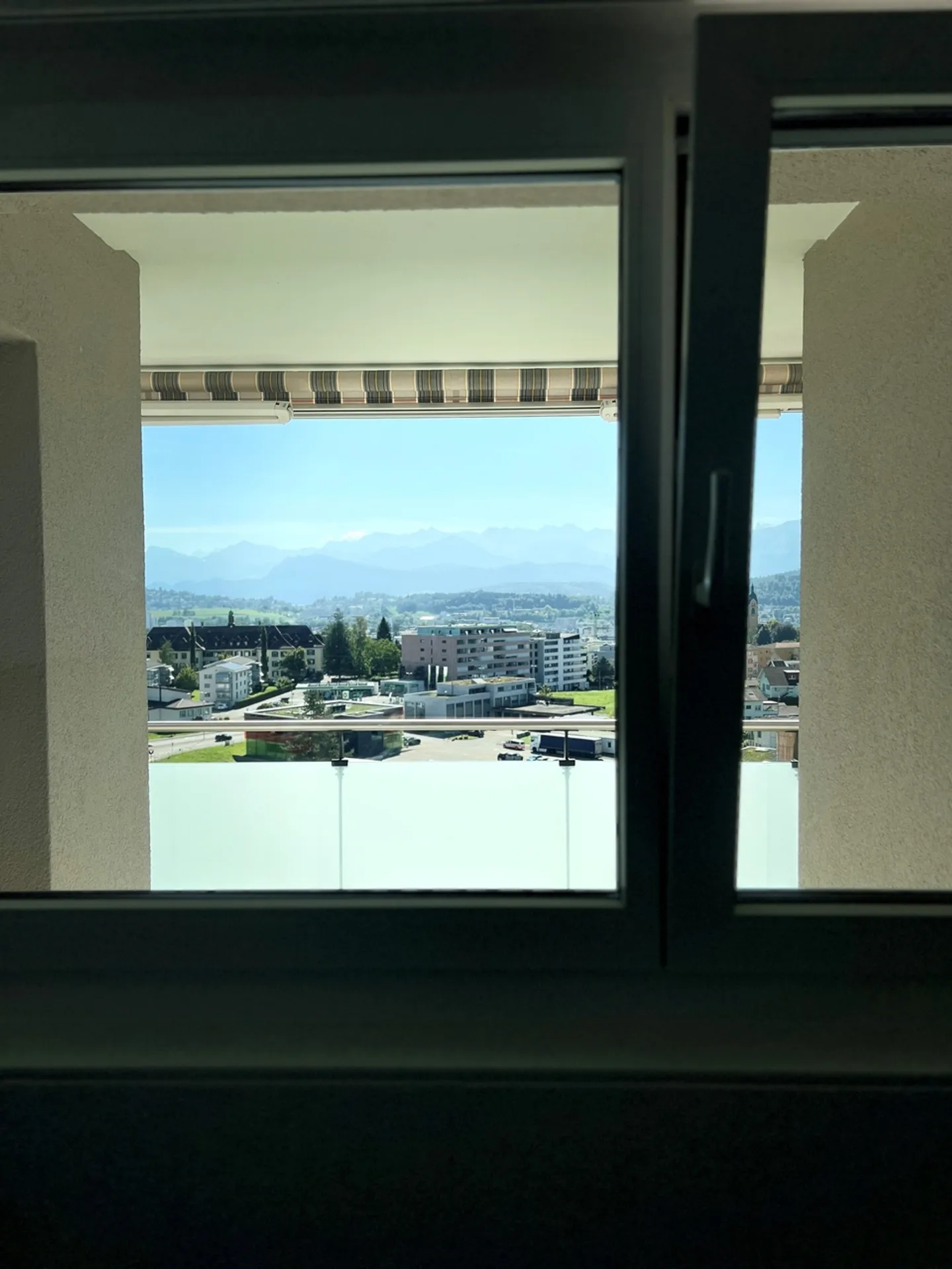 Attractive living in an elevated position - Photo 3 of 12