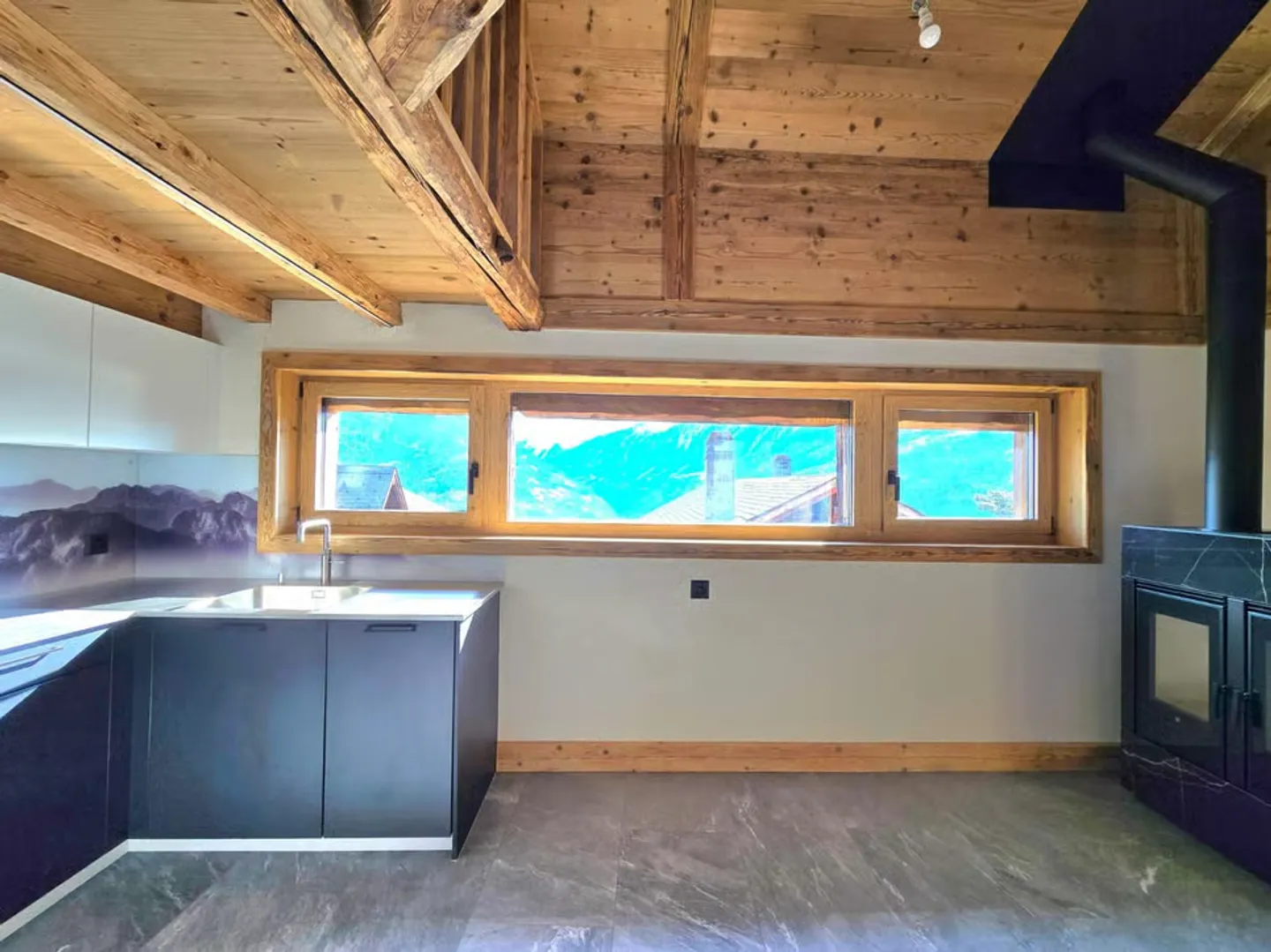 Stunning renovated barn in Mase with terraces, view and parking space (Val d'Hére) - Photo 5 of 13