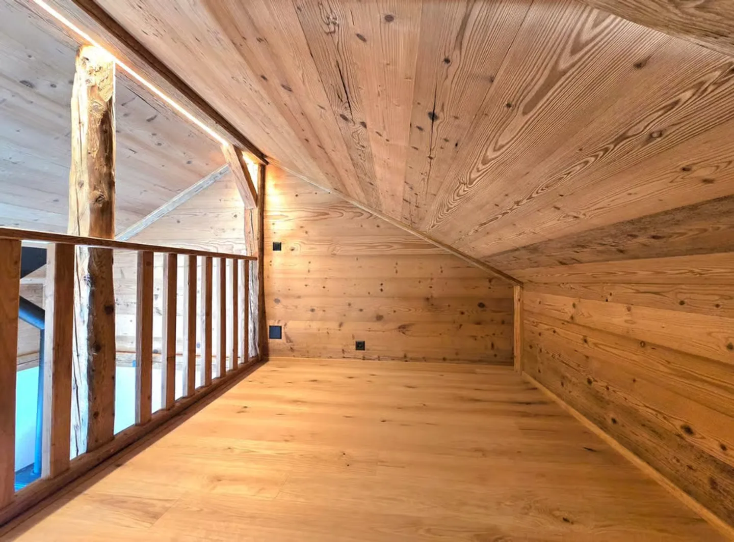 Stunning renovated barn in Mase with terraces, view and parking space (Val d'Hére) - Photo 9 of 13