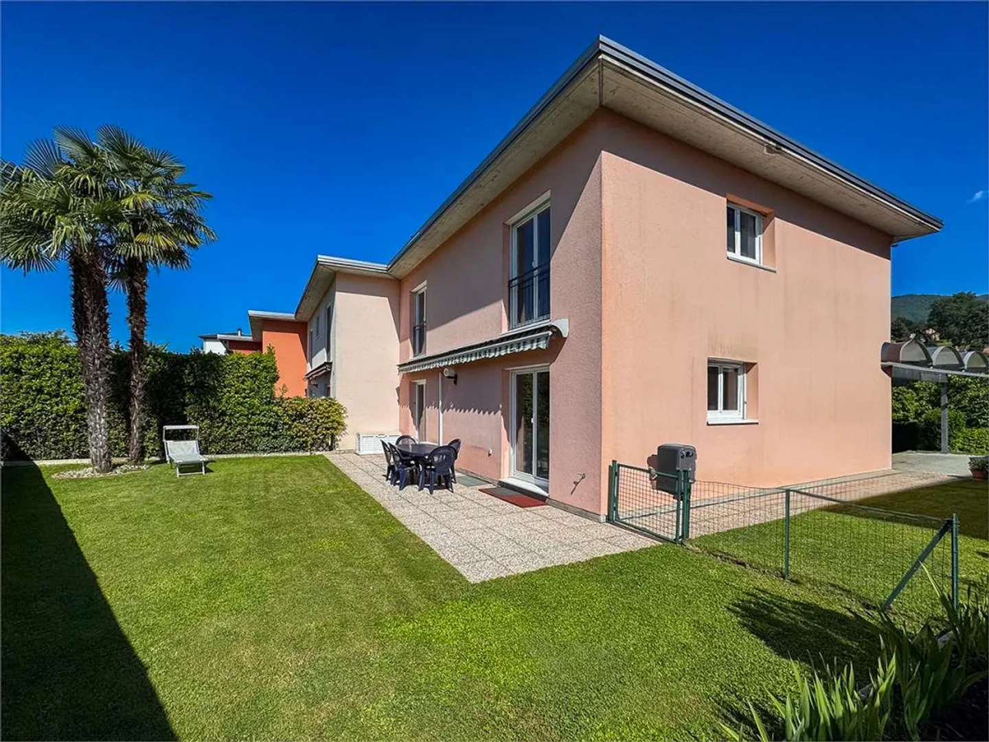 Vacallo: contiguous house with private garden - Photo 1 of 13