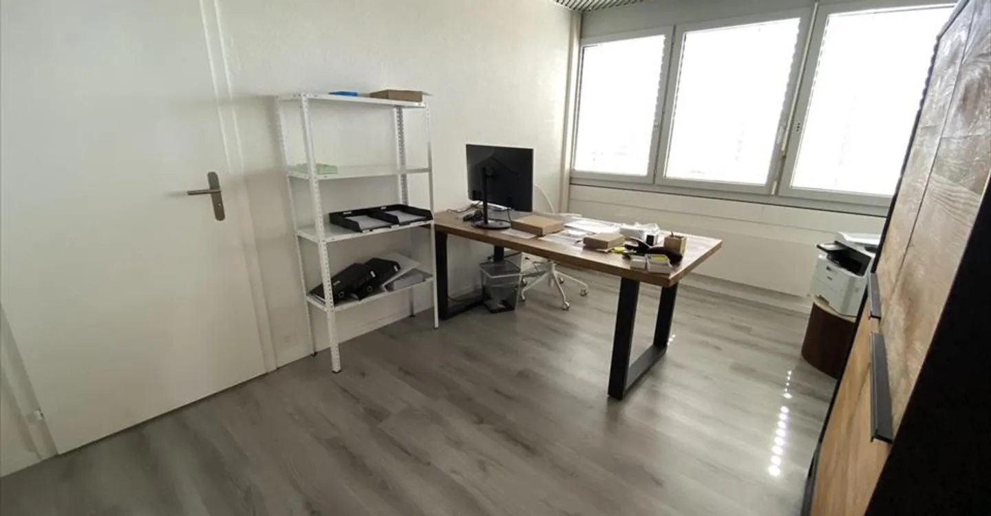 Office space for rent - Photo 5 of 6