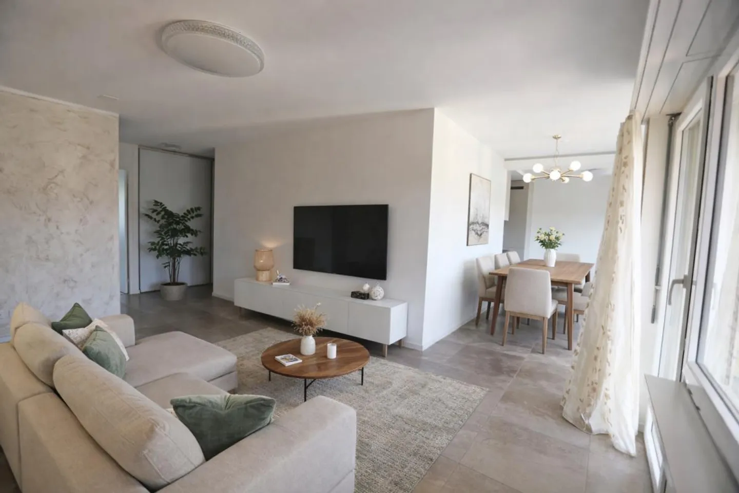 Spacious and elegantly designed apartment in a quiet yet zen location... - Photo 1 of 13