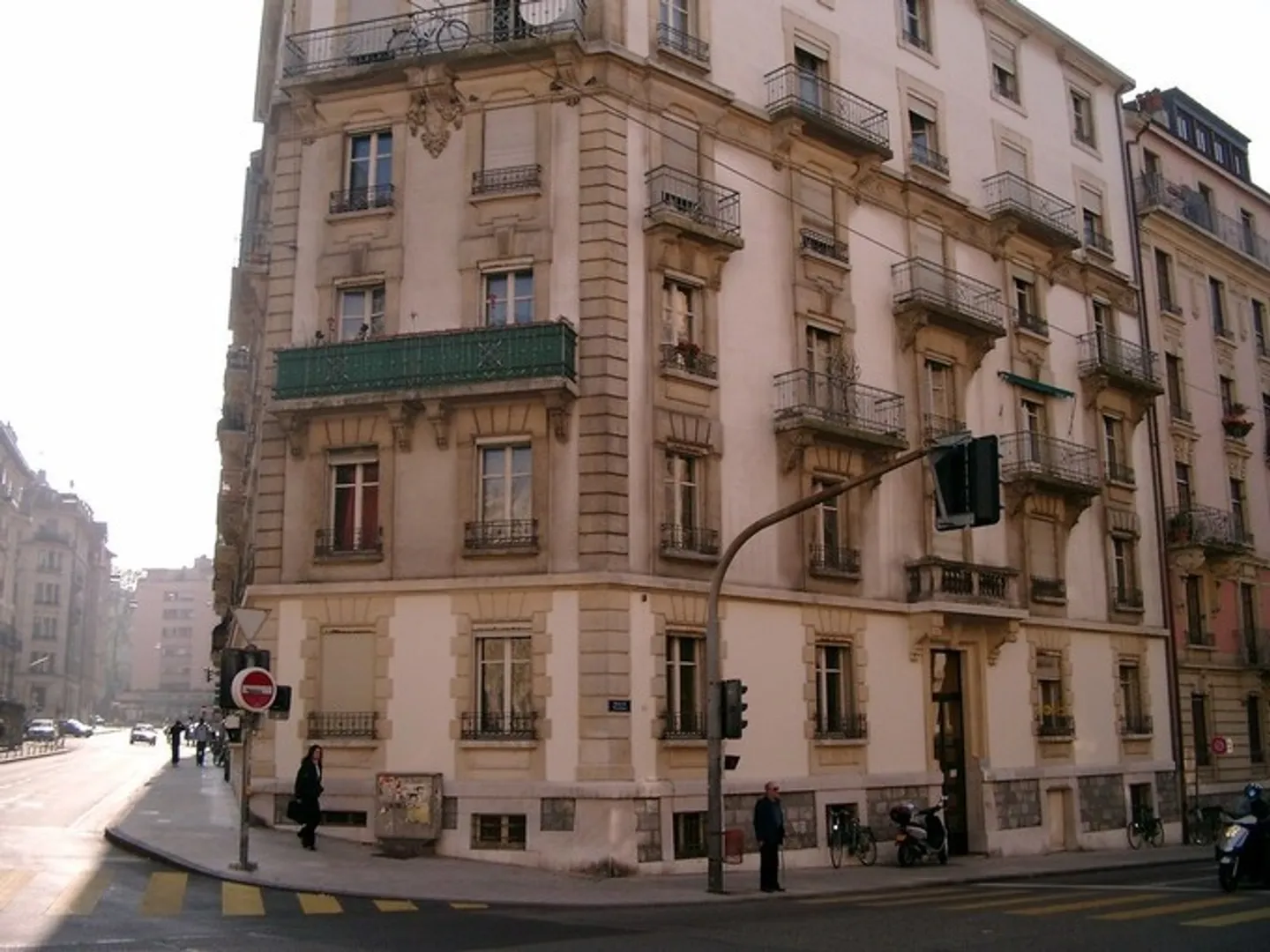 Appartement 4 pièces avec balcon, situé au 4ème étage. - Photo 1 sur 1