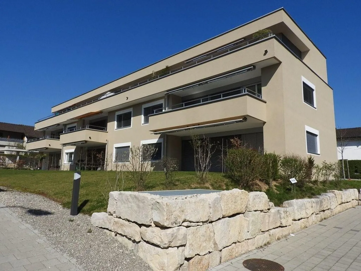 Appartamento elegante di 2,5 stanze con terrazza - Foto 1 di 9