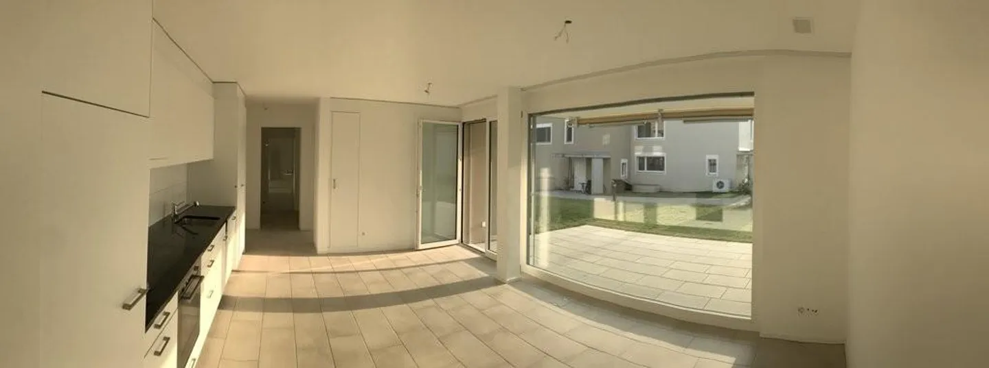 Appartamento elegante di 2,5 stanze con terrazza - Foto 2 di 9