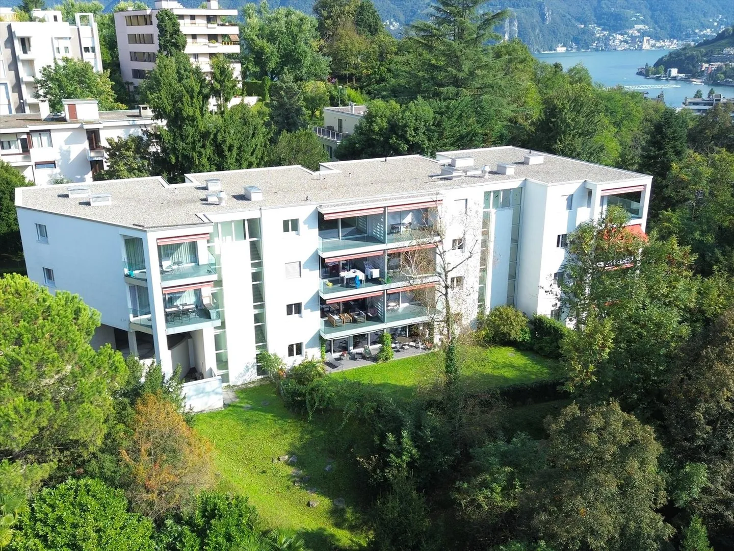 «4.5 locali moderno in zona centrale strategica con vista aperta» - Foto 1 di 12
