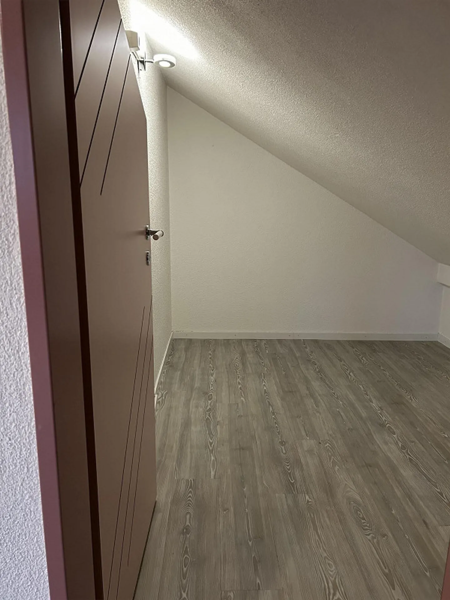 1.5-Zimmer-Dachwohnung - Foto 6 von 11