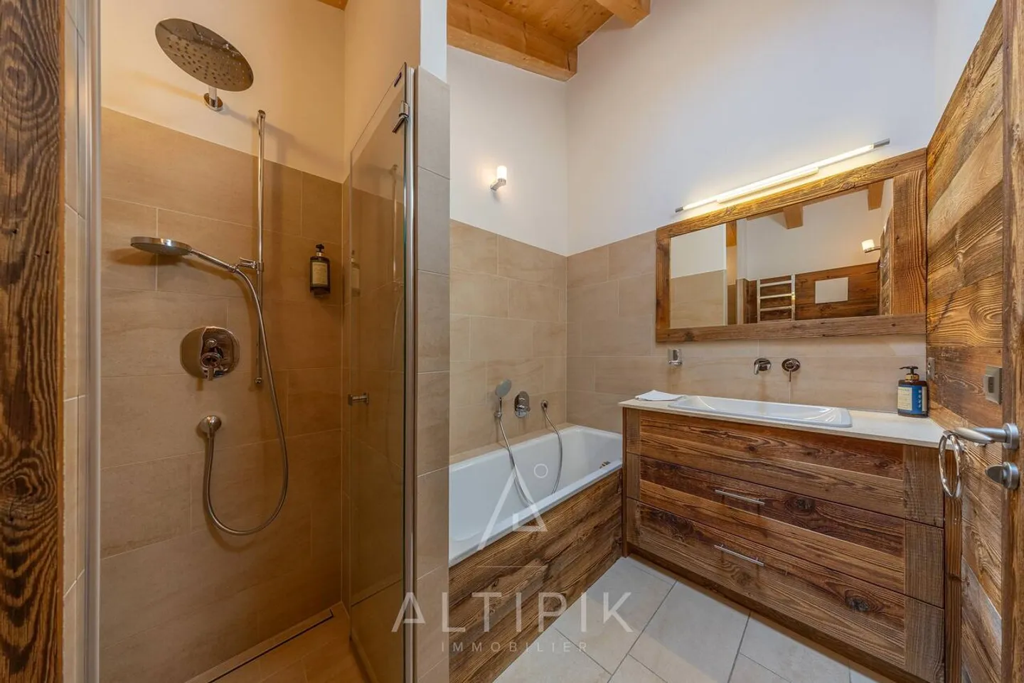 Penthouse 4 Bedrooms - in the Heart of the Resort - Photo 4 of 12