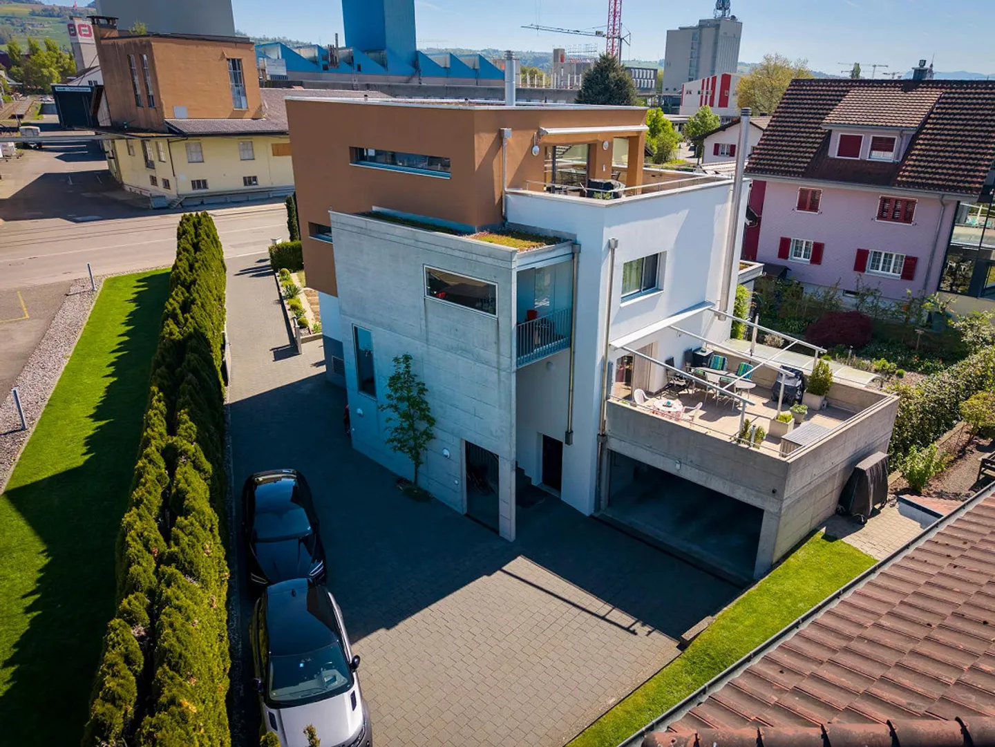 Esclusiva casa bifamiliare in posizione centrale a Sursee - Foto 1 di 21