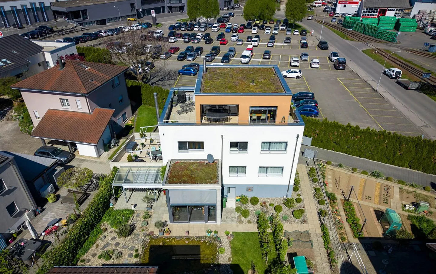 Esclusiva casa bifamiliare in posizione centrale a Sursee - Foto 3 di 21