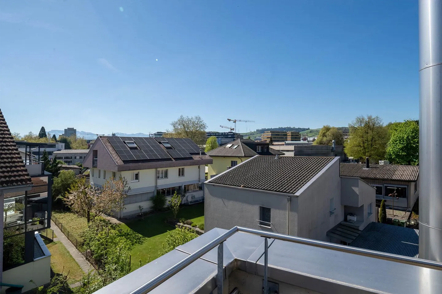 Esclusiva casa bifamiliare in posizione centrale a Sursee - Foto 18 di 21