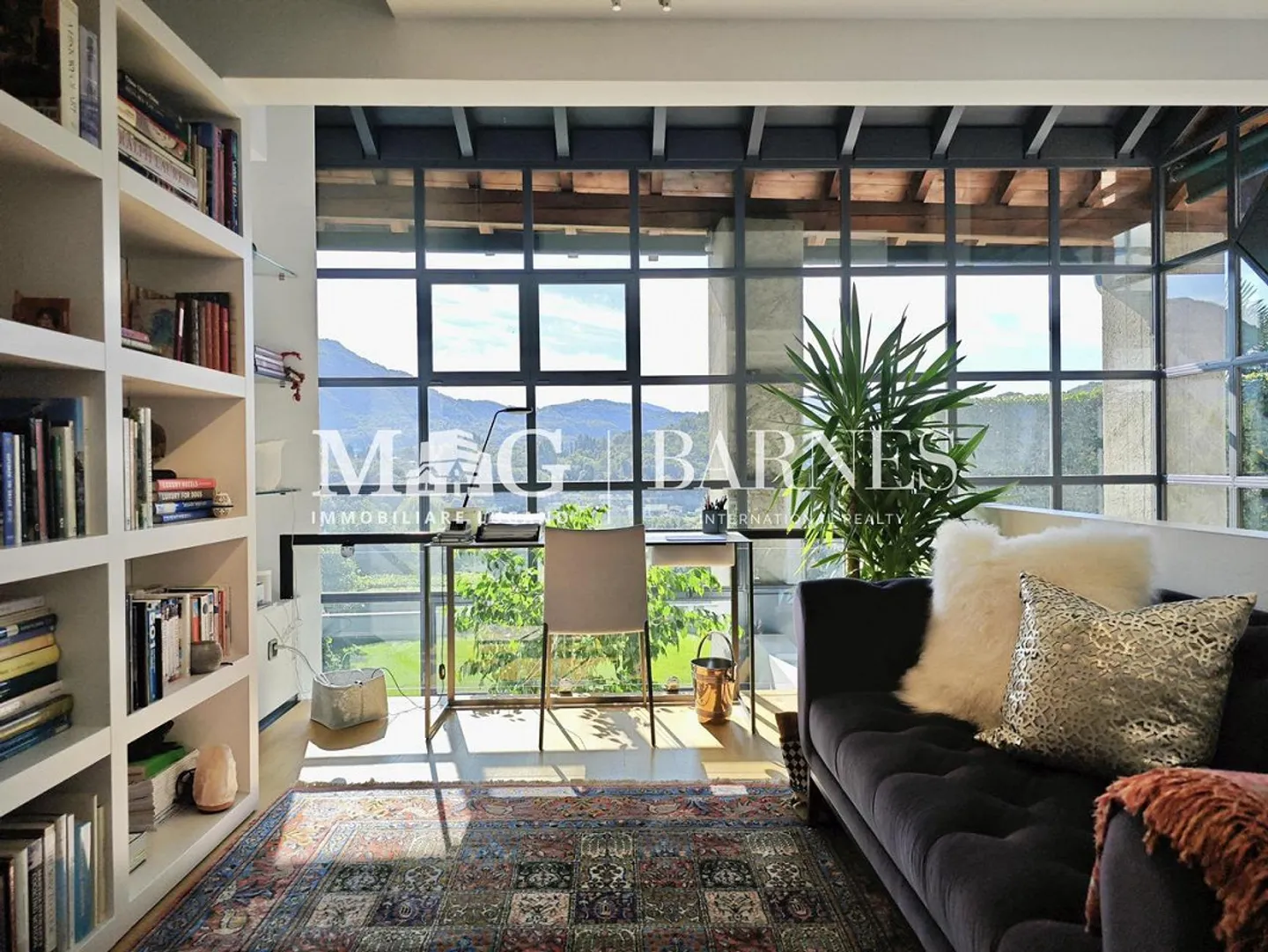 Elegant designer villa with garden near the center of Lugano - Photo 7 of 24