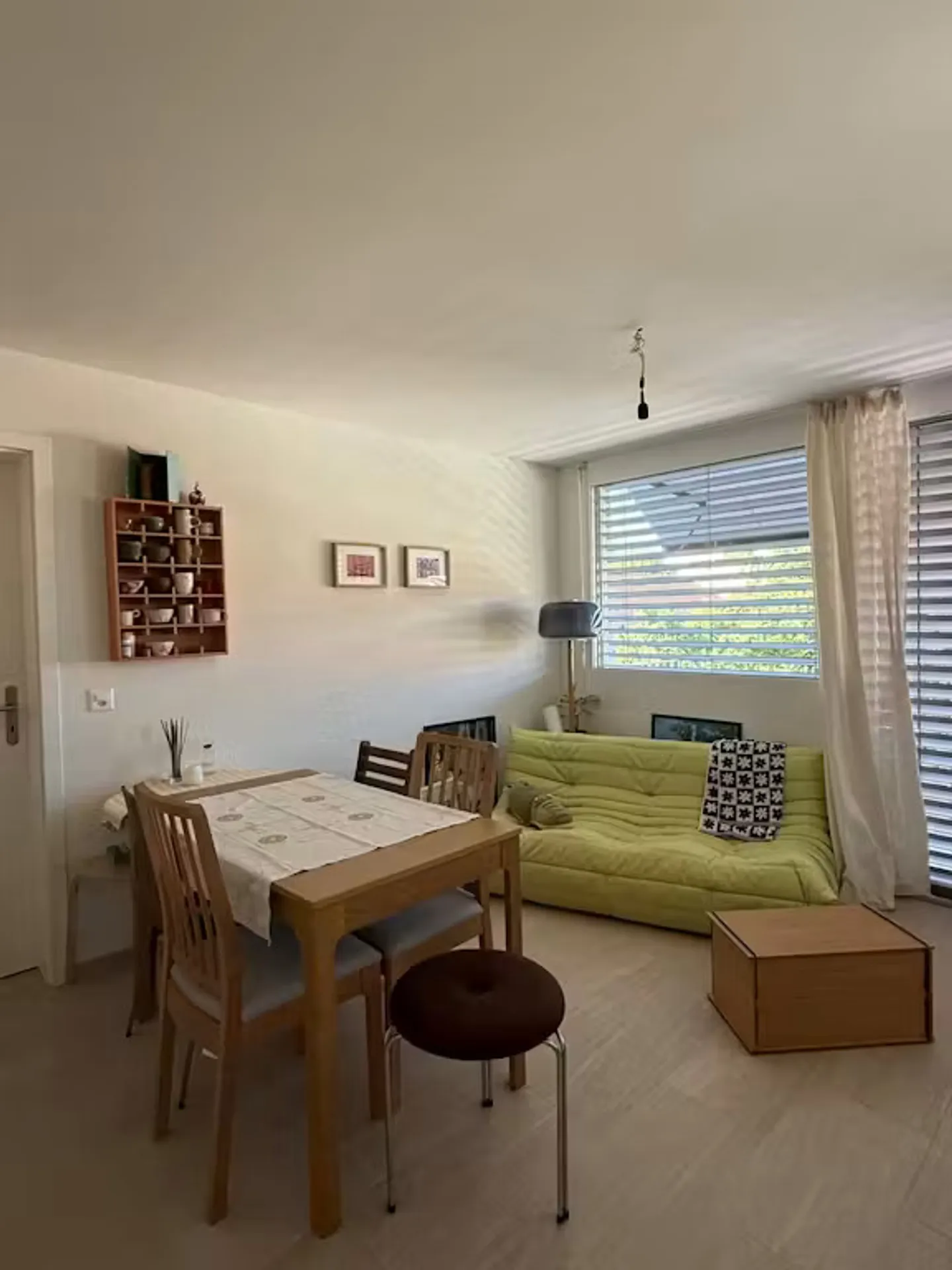 Charmantes Chalet in Zürich - Foto 1 von 10