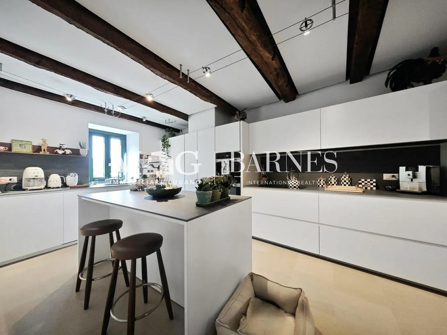 Elegant designer villa with garden near the center of Lugano - Photo 11 of 24