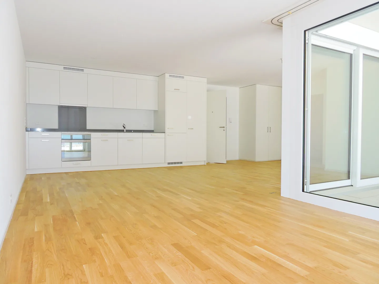 Charming 2.5 Room Apartment - Photo 6 of 7