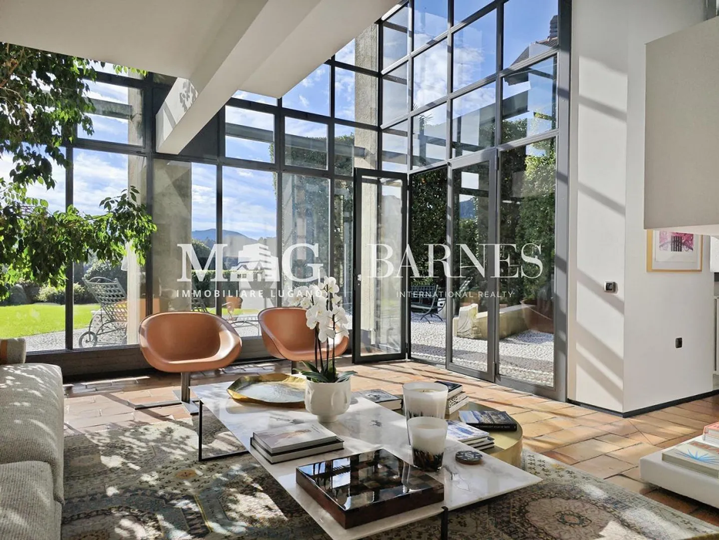 Elegant designer villa with garden near the center of Lugano - Photo 16 of 24