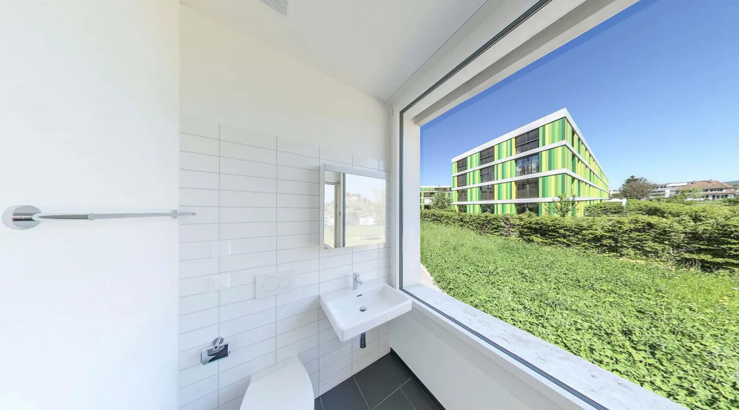 Practical 1.5 room apartment in idyllic surroundings - Photo 3 of 4