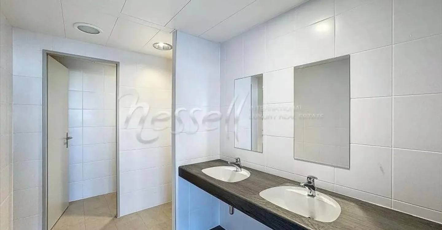 Spazioso Ufficio Vicino al Centro - Foto 8 di 11