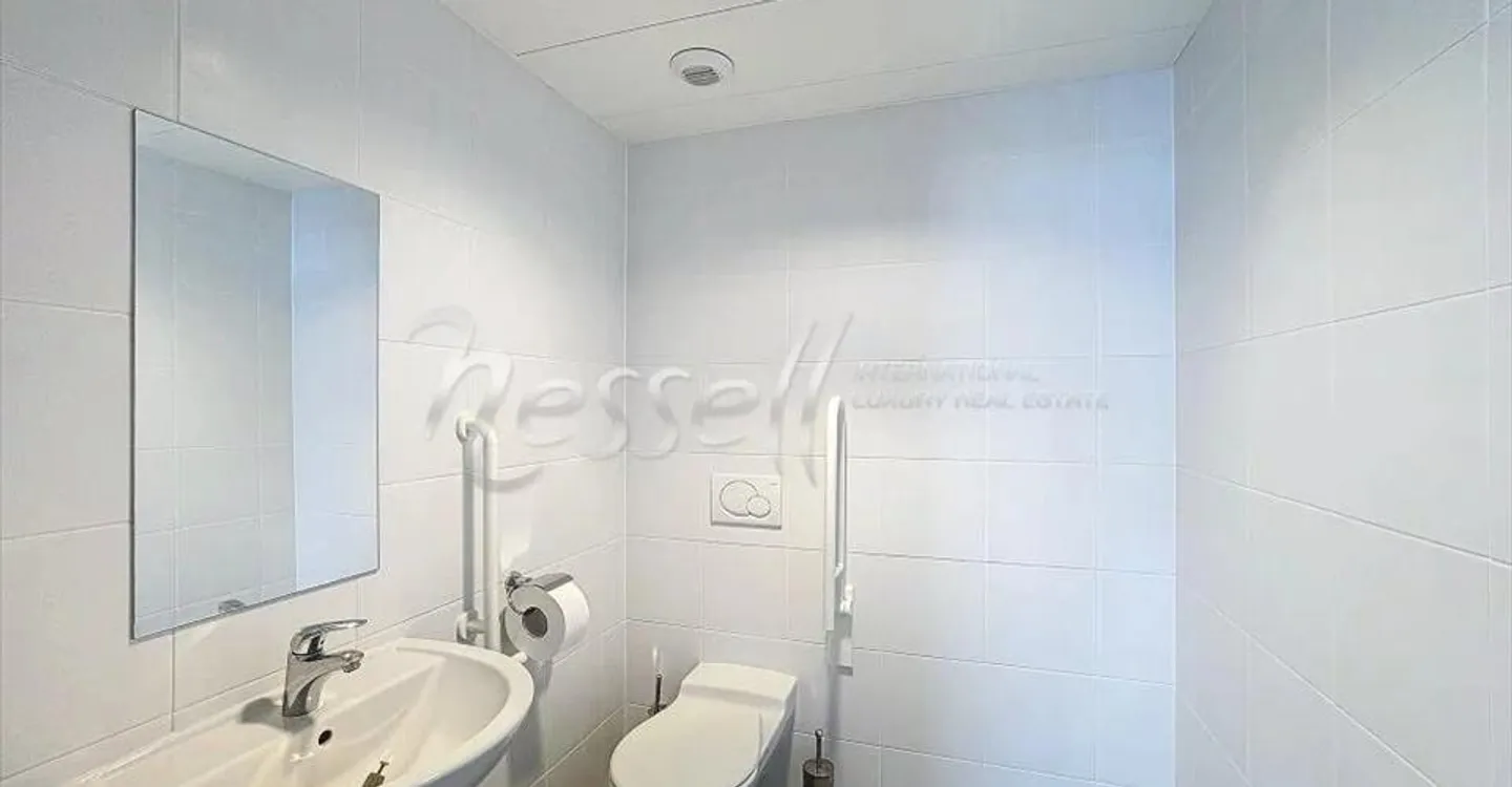 Spazioso Ufficio Vicino al Centro - Foto 9 di 11