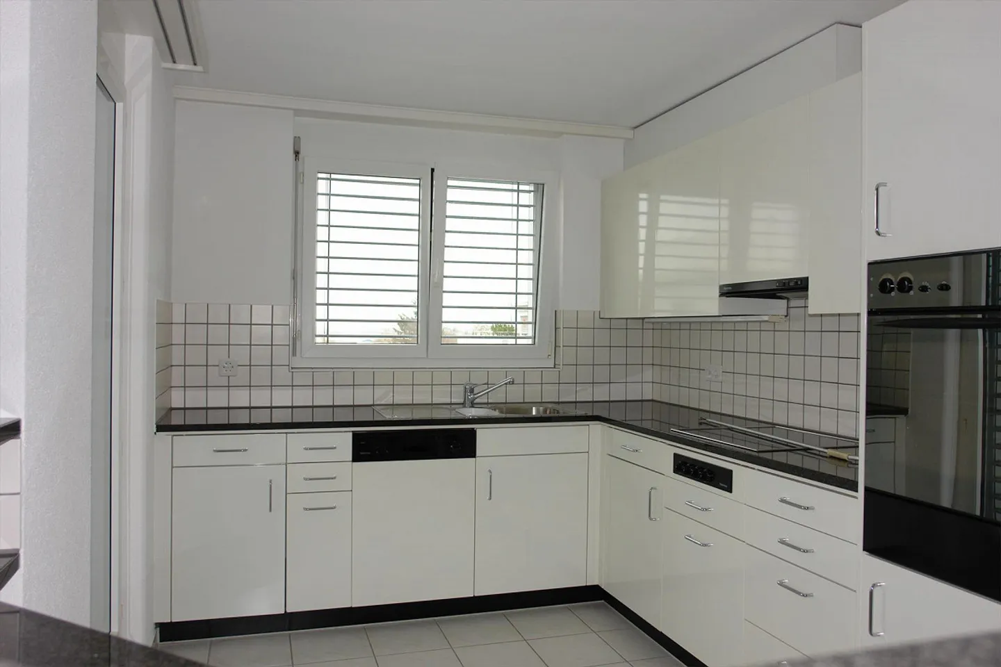 Appartement lumineux de 4,5 pièces au centre de Pfäffikon - Photo 3 sur 6