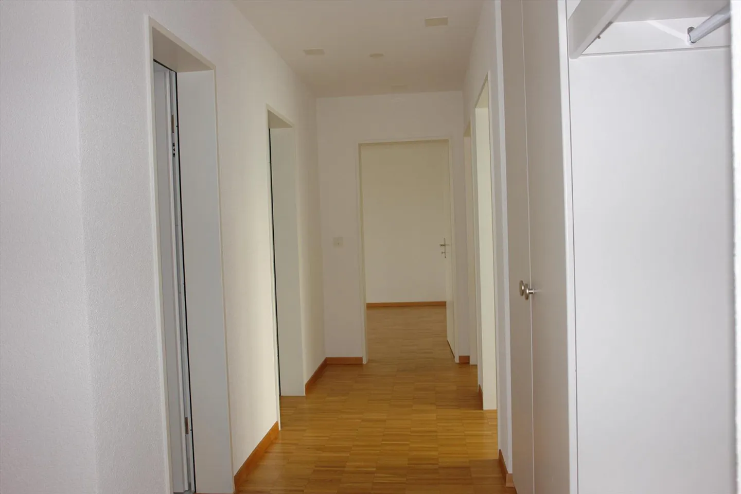 Appartement lumineux de 4,5 pièces au centre de Pfäffikon - Photo 5 sur 6
