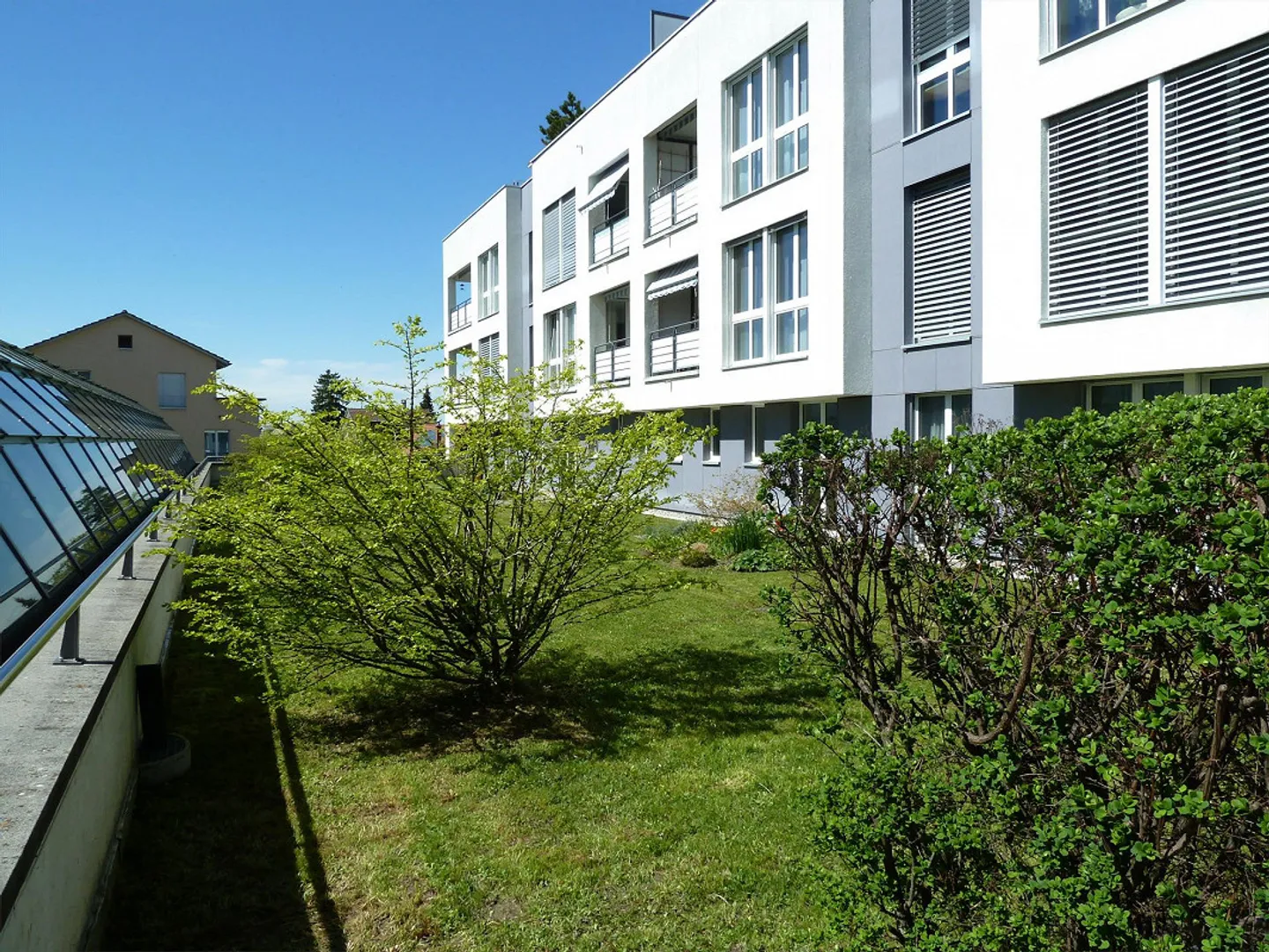 Appartement lumineux de 4,5 pièces au centre de Pfäffikon - Photo 2 sur 6