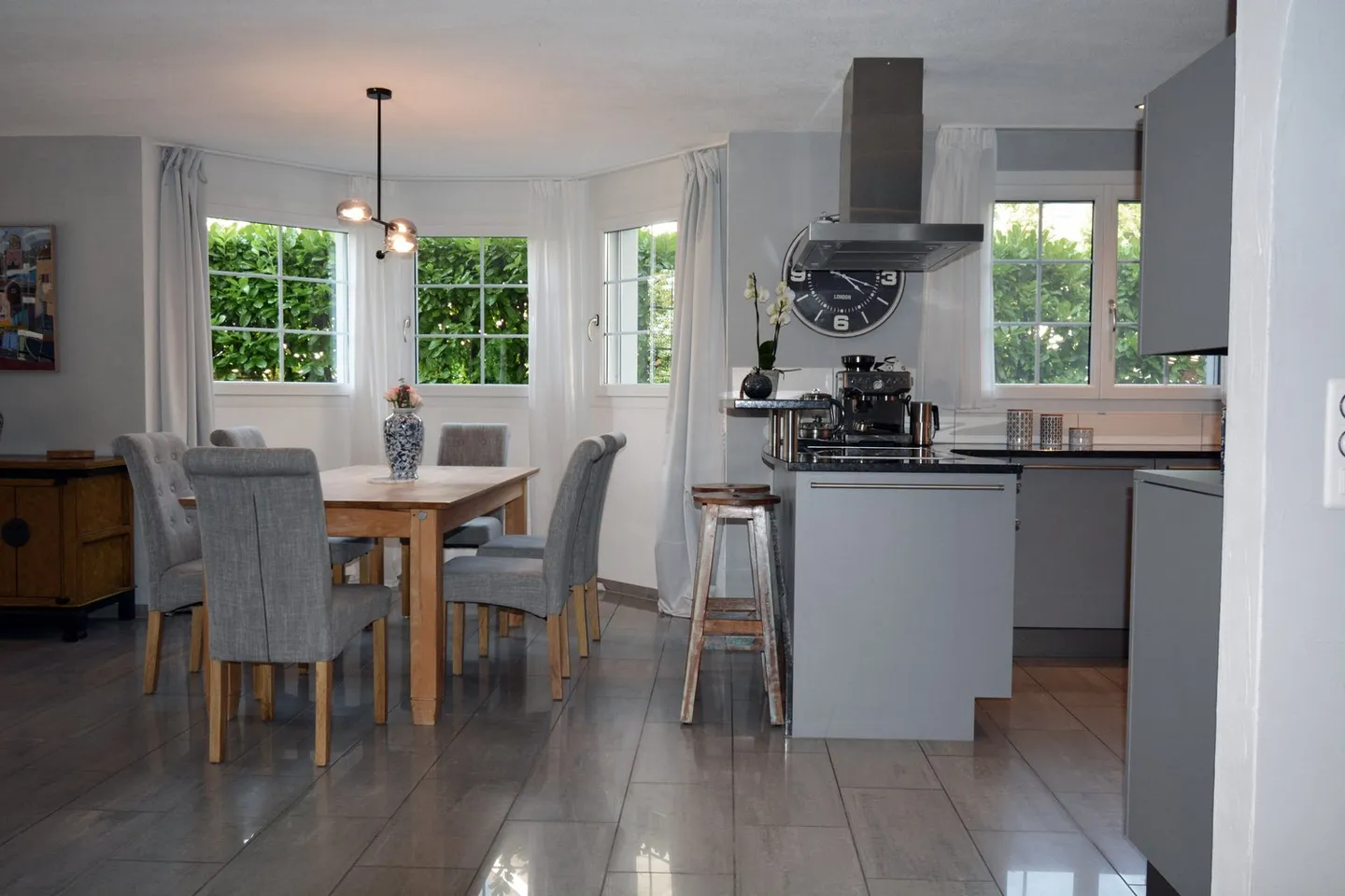 Affascinante casa unifamiliare di 5,5 stanze in una posizione tranquilla di Islisberg - con numerosi extra - Foto 3 di 63