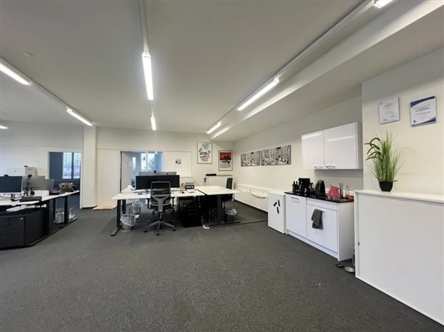 Votre nouvel espace de bureau à Kloten - central, pratique et polyvalent - Photo 3 sur 7