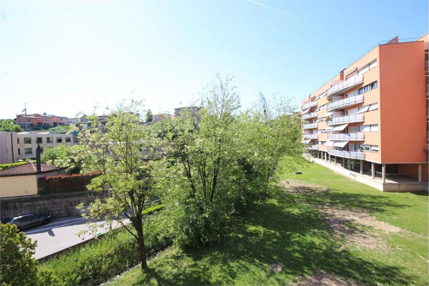 Balerna: bright 3.5 rooms with open view - Photo 1 of 13