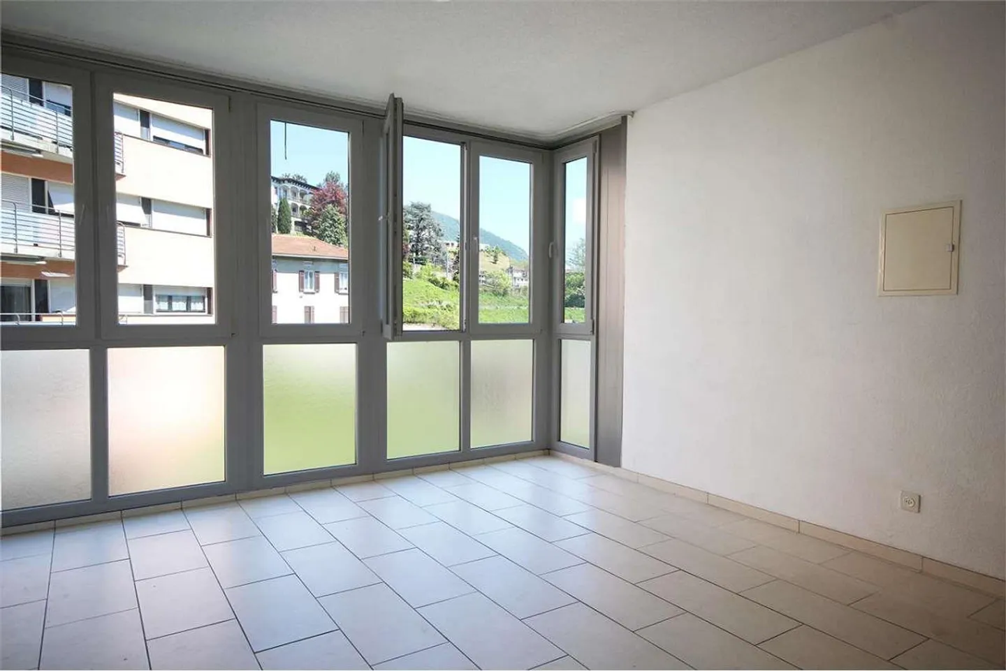 Balerna: bright 3.5 rooms with open view - Photo 4 of 13