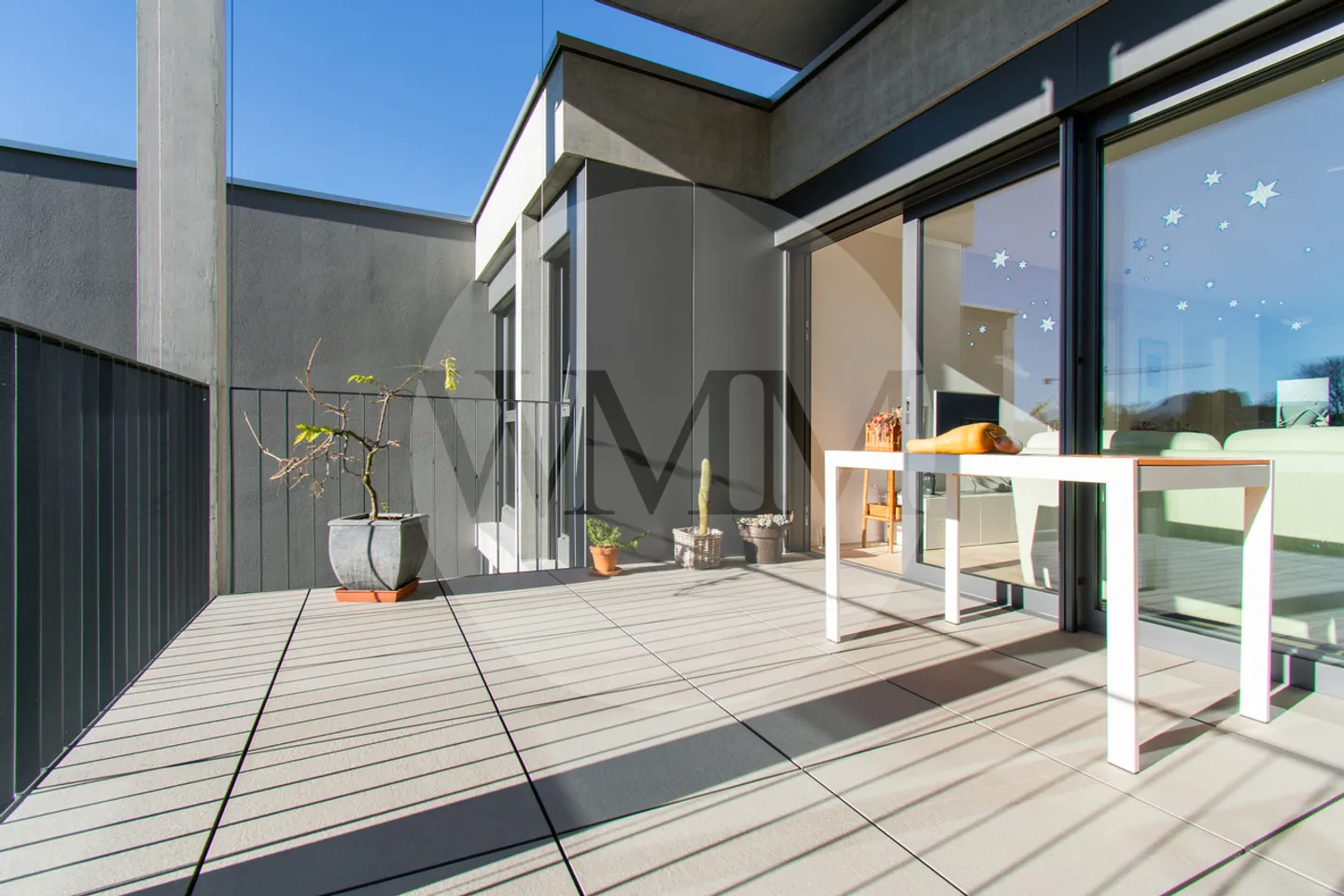 Modern Apartment with Large Terrace - Photo 16 of 17