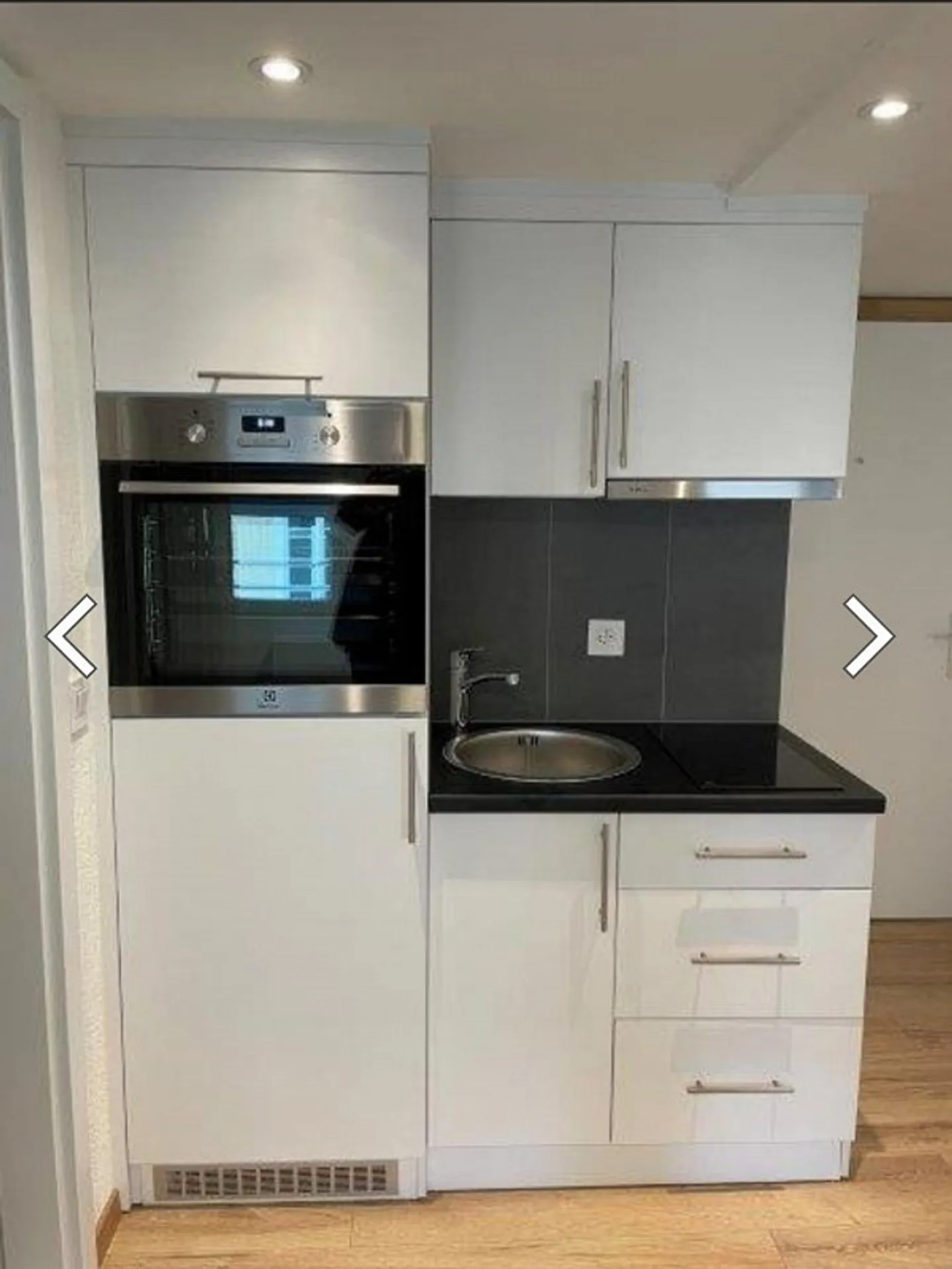 Looking for a new tenant 24 square meter furnished apartment Seewen SZ - Photo 2 of 3