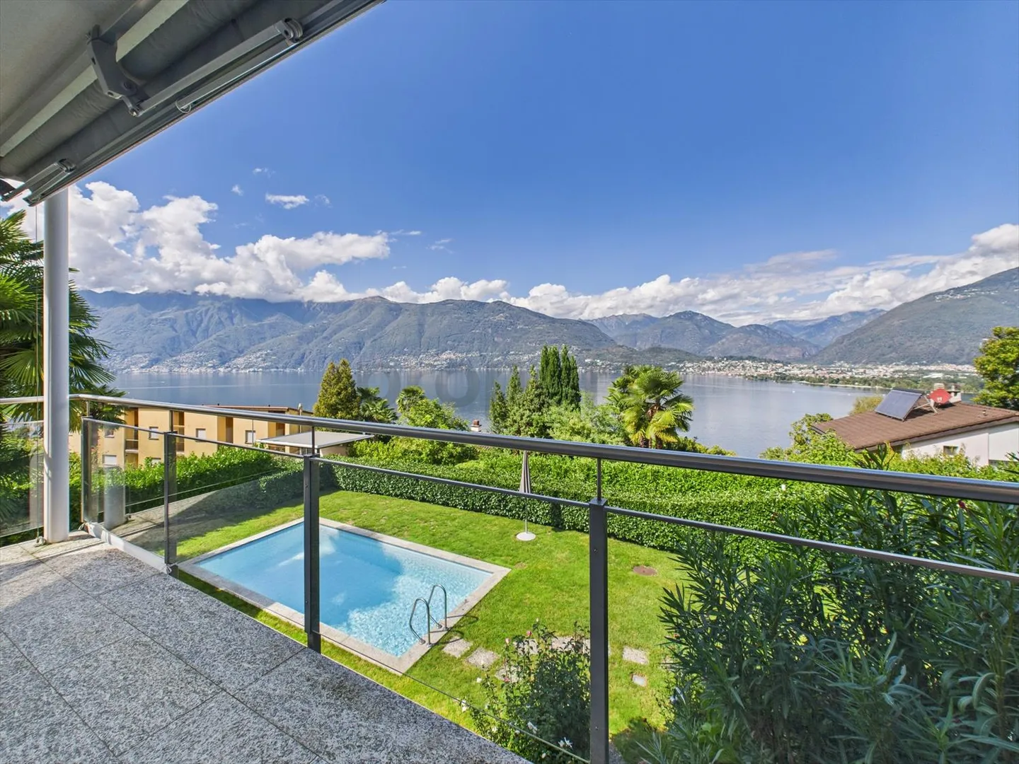 «Incantevole appartamento di 3.5 locali con vista mozzafiato sul Lago Maggiore / Charmante 3.5-Zimmer-Wohnung mit Seeblick in Gerra (Gambarogno)» - Foto 1 di 13
