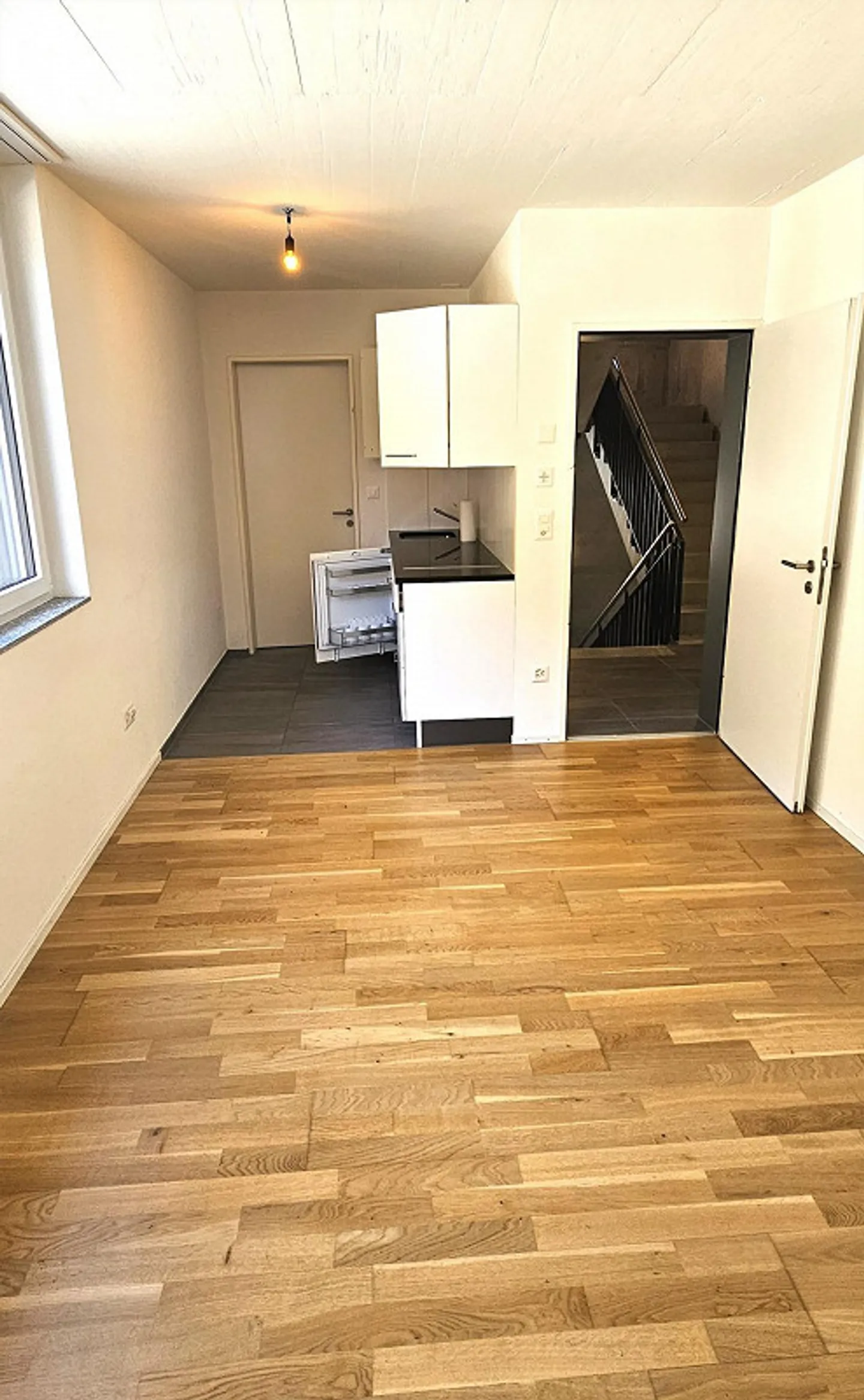 Appartement pratique d'une chambre avec cuisine et salle de bain - Photo 1 sur 8