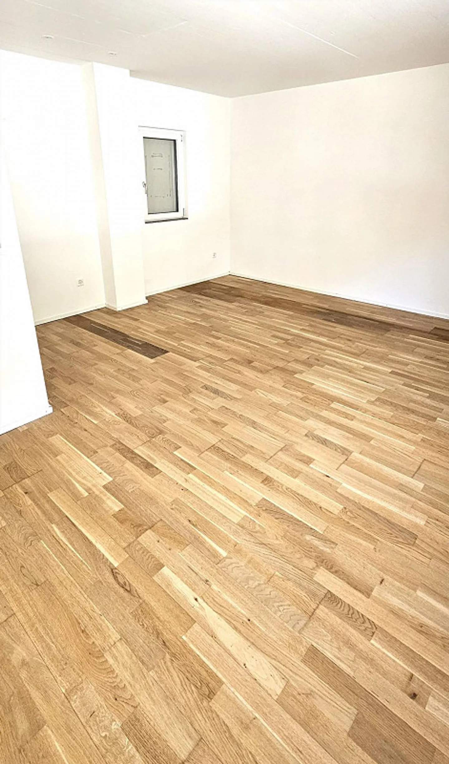 Appartement pratique d'une chambre avec cuisine et salle de bain - Photo 2 sur 8