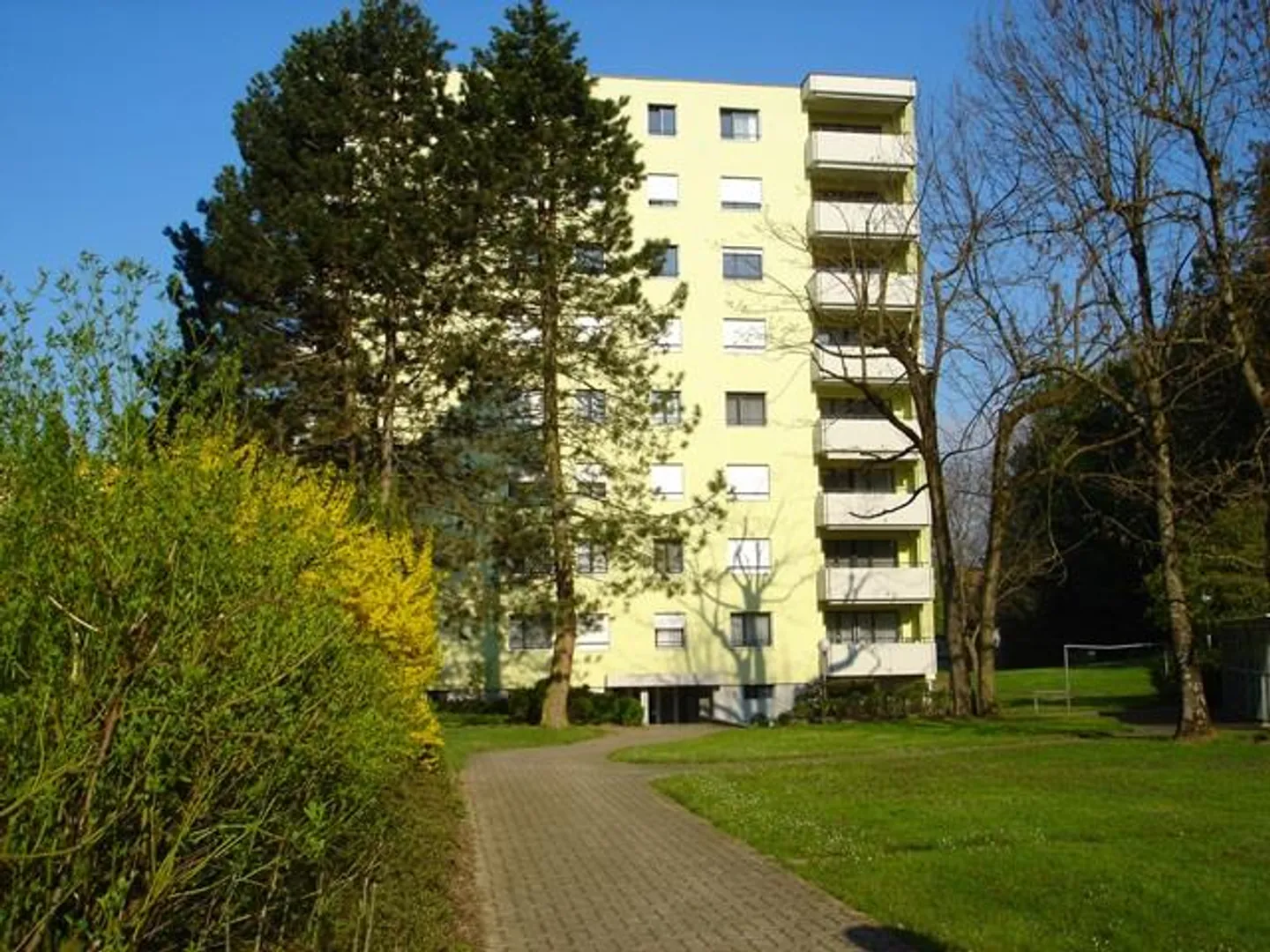 LOUER SANS DÉPÔT - appartement spacieux près de la gare - Photo 1 sur 4