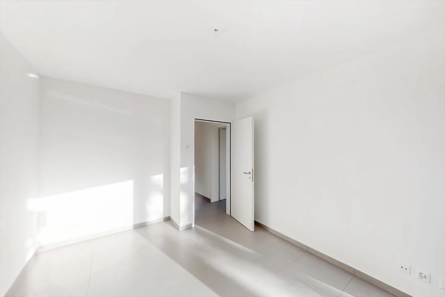 Appartement moderne 3.5 pièces à louer dans la zone de Massagno - Photo 8 sur 9