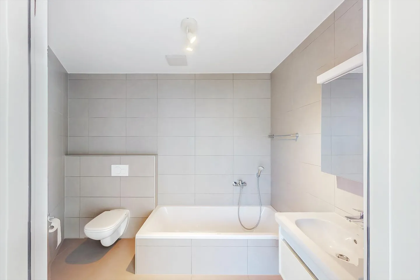 Appartement moderne 3.5 pièces à louer dans la zone de Massagno - Photo 4 sur 9