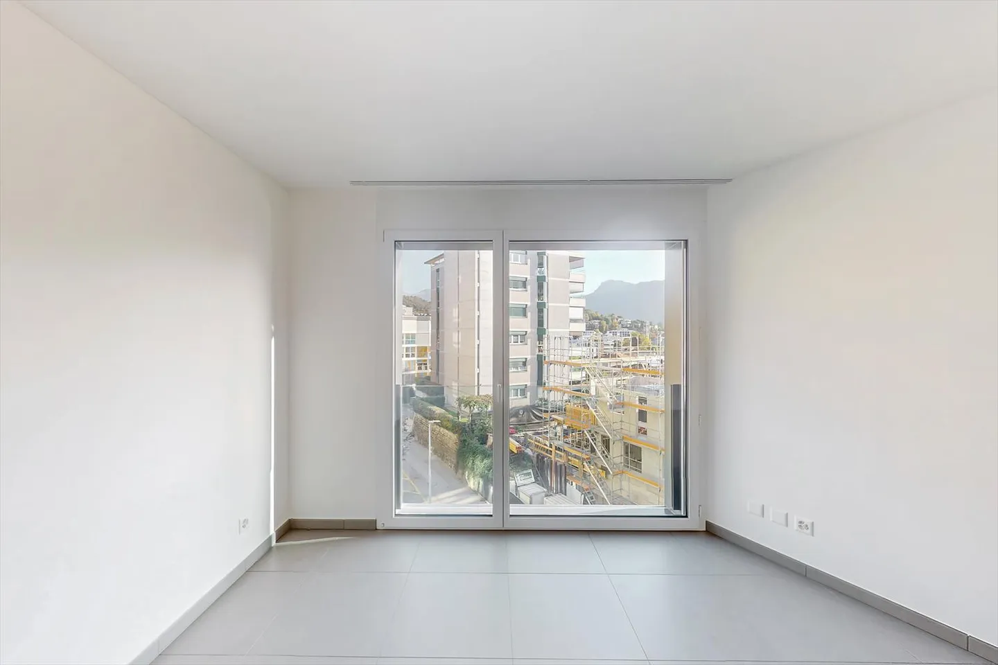 Appartement moderne 3.5 pièces à louer dans la zone de Massagno - Photo 6 sur 9