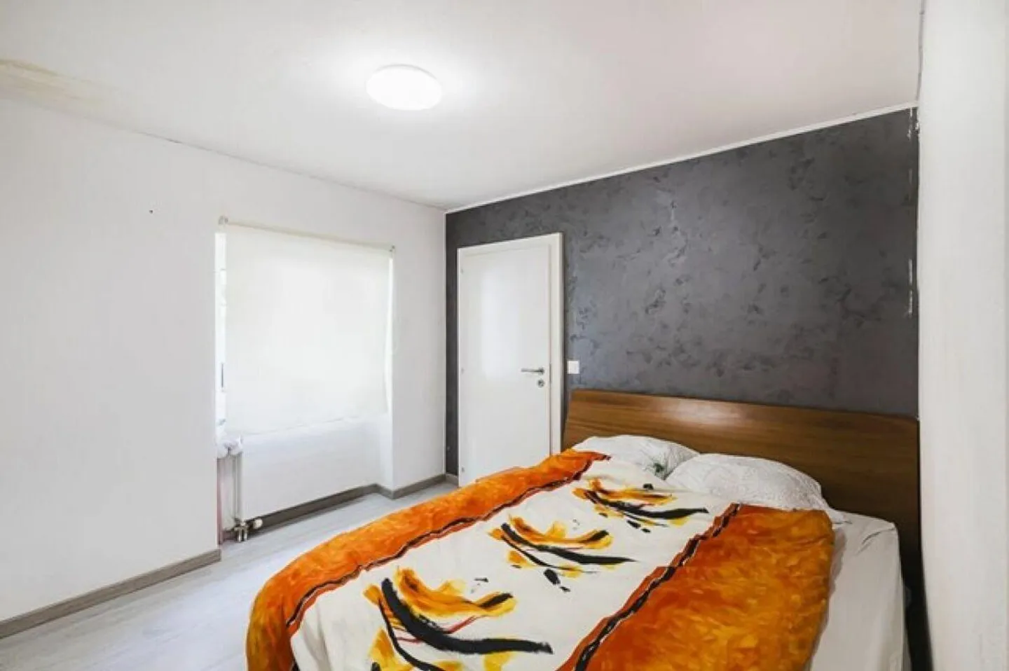 Spacious Multi-Family Home - Photo 5 of 18