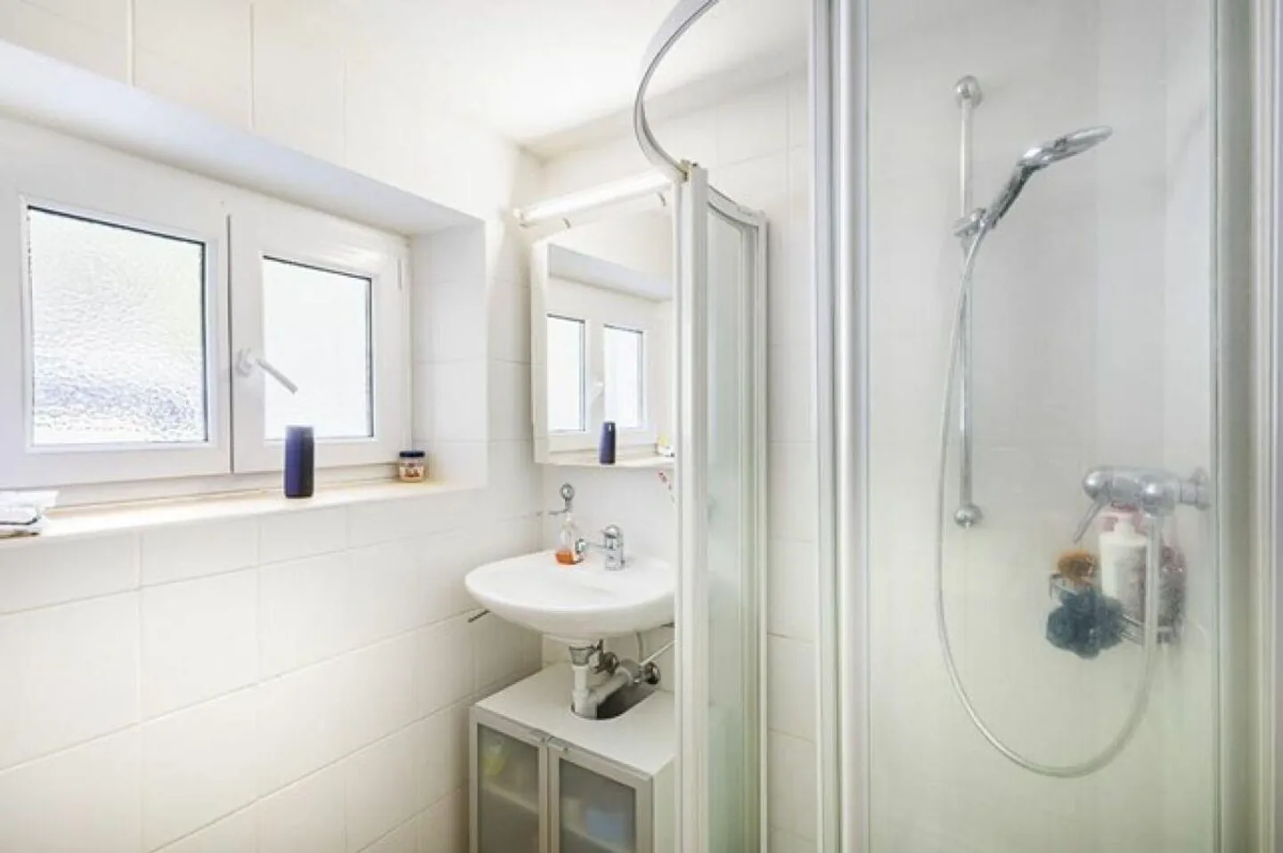 Spacious Multi-Family Home - Photo 7 of 18