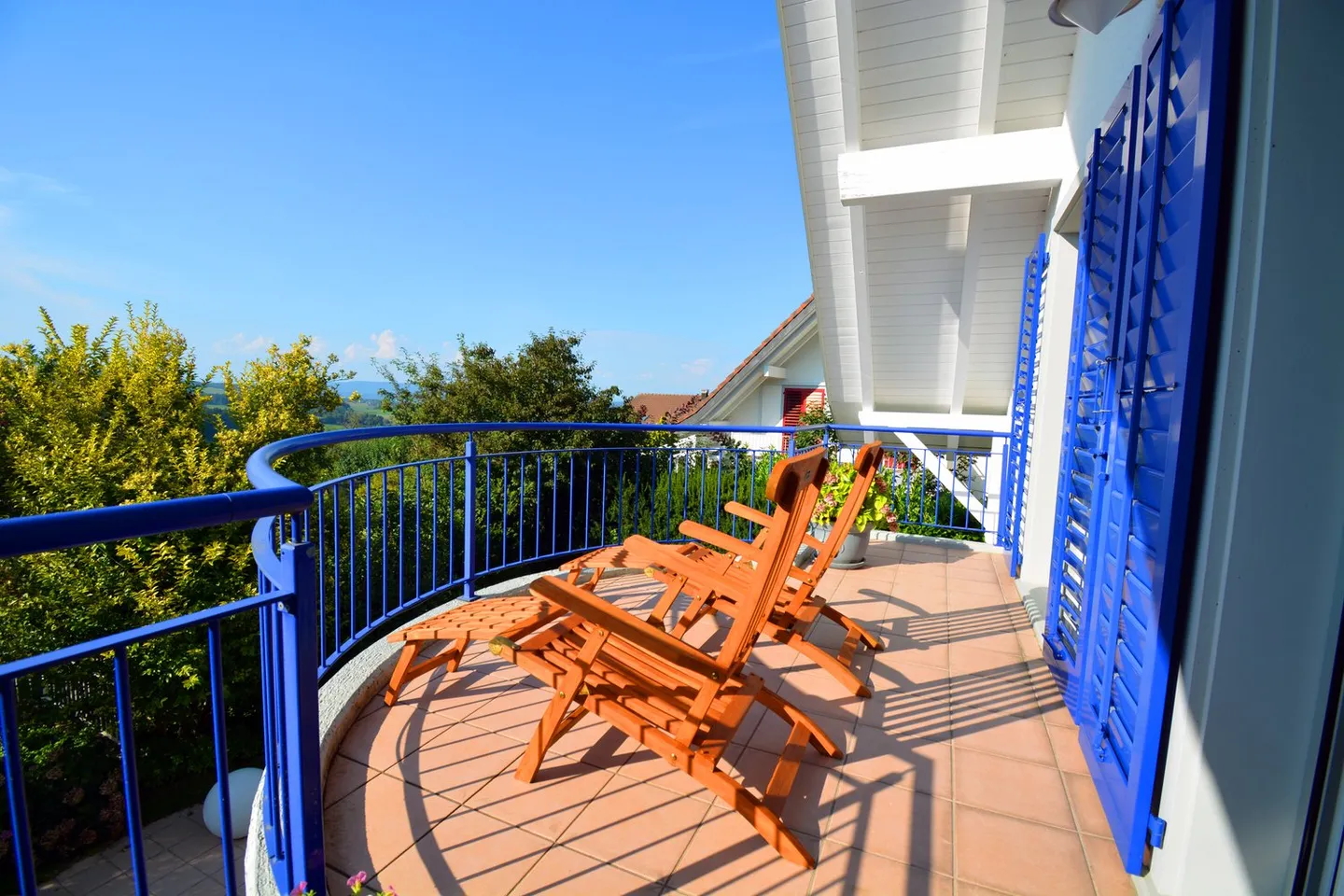 Affascinante casa unifamiliare di 5,5 stanze in una posizione tranquilla di Islisberg - con numerosi extra - Foto 16 di 63