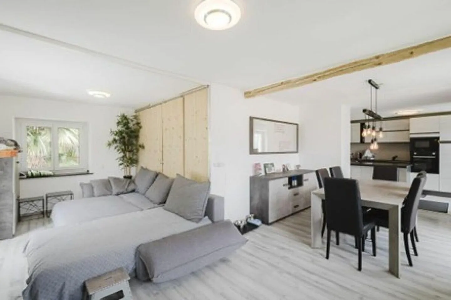 Spacious Multi-Family Home - Photo 12 of 18