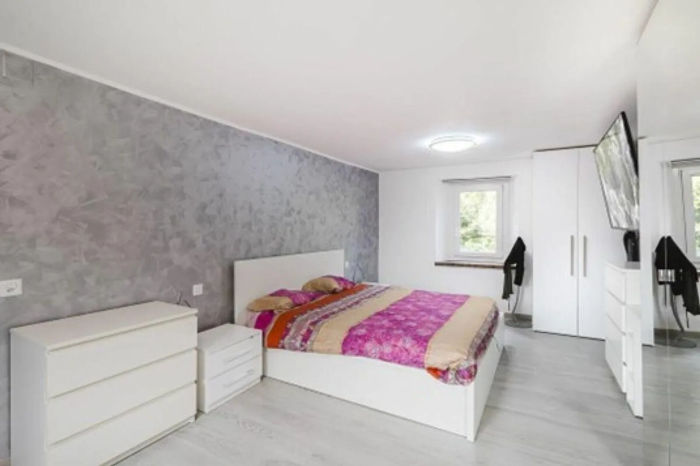 Spacious Multi-Family Home - Photo 17 of 18