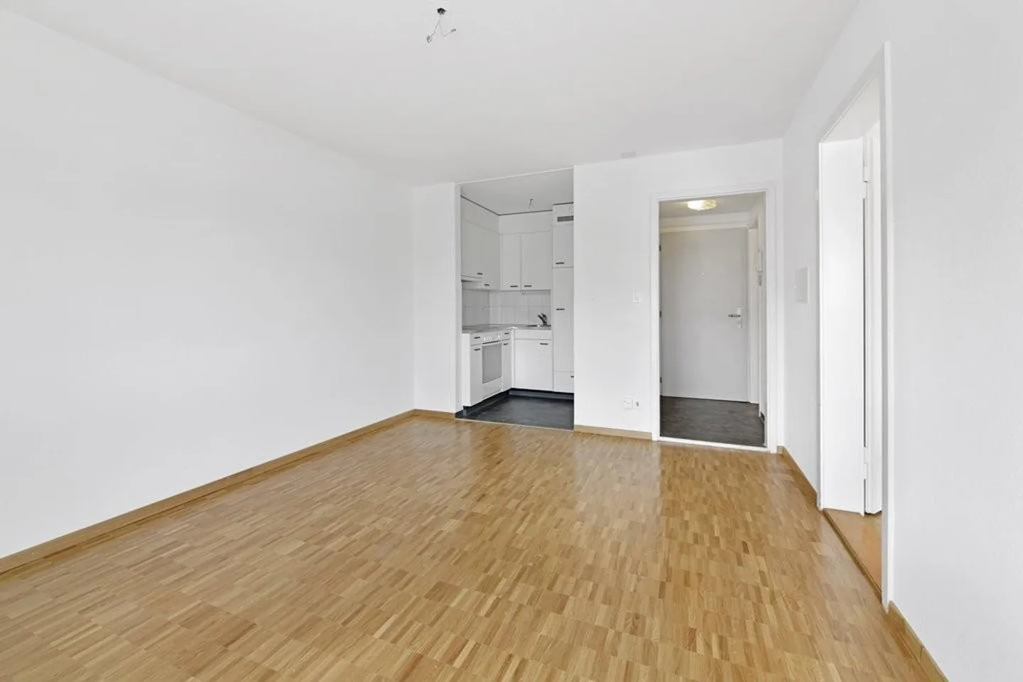 Kleinwohnung mit sehr guter Verkehrsanbindung - Foto 3 von 7