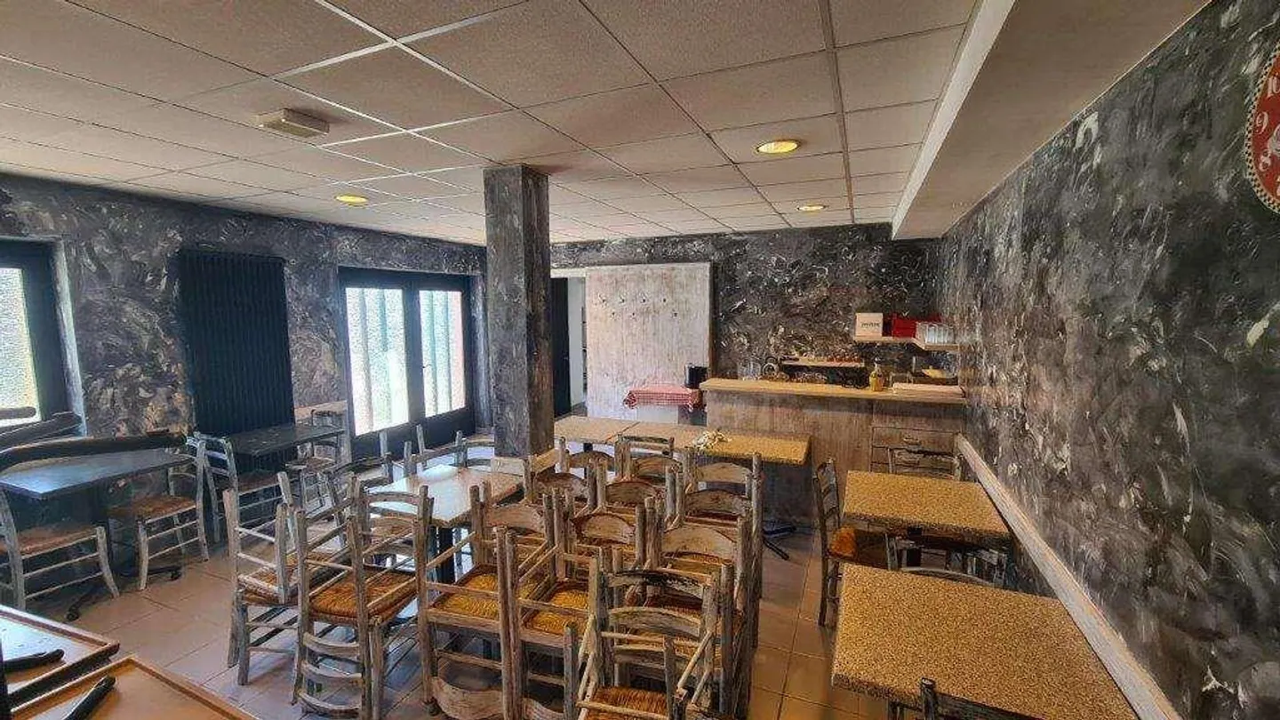Edificio storico con ristorante - Foto 8 di 10