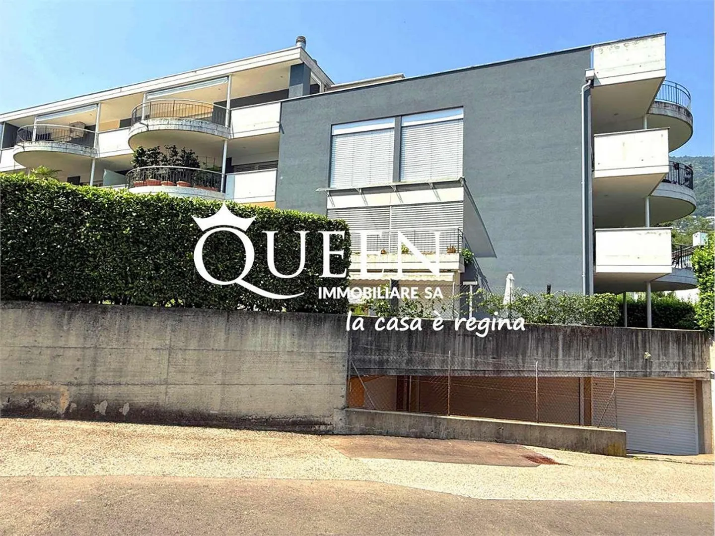 Minusio: Penthouse 4.5 Zimmer, 150 m², Terrasse, Jacuzzi, Seeblick und Berge - Foto 2 von 13