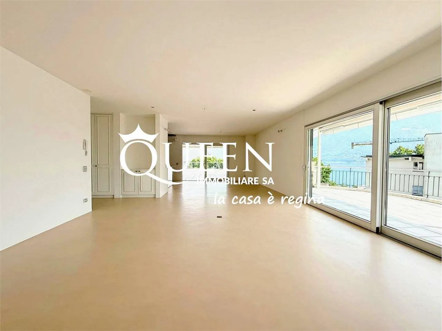 Minusio: Penthouse 4.5 Zimmer, 150 m², Terrasse, Jacuzzi, Seeblick und Berge - Foto 3 von 13